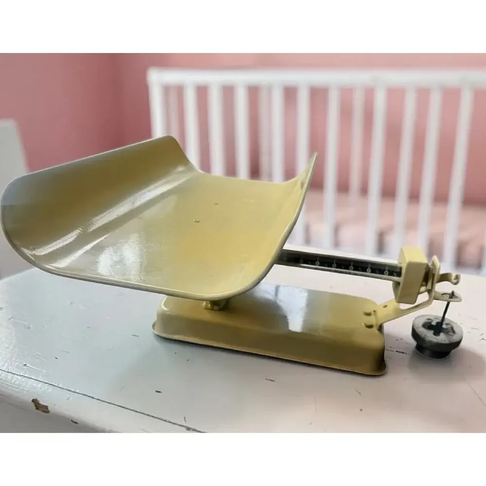 Vintage Detecto Baby Scale 30 lb Capacity Cream Metal Infant Scale